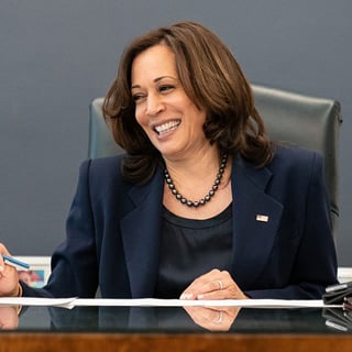 2021-kamala-harris-on-phone